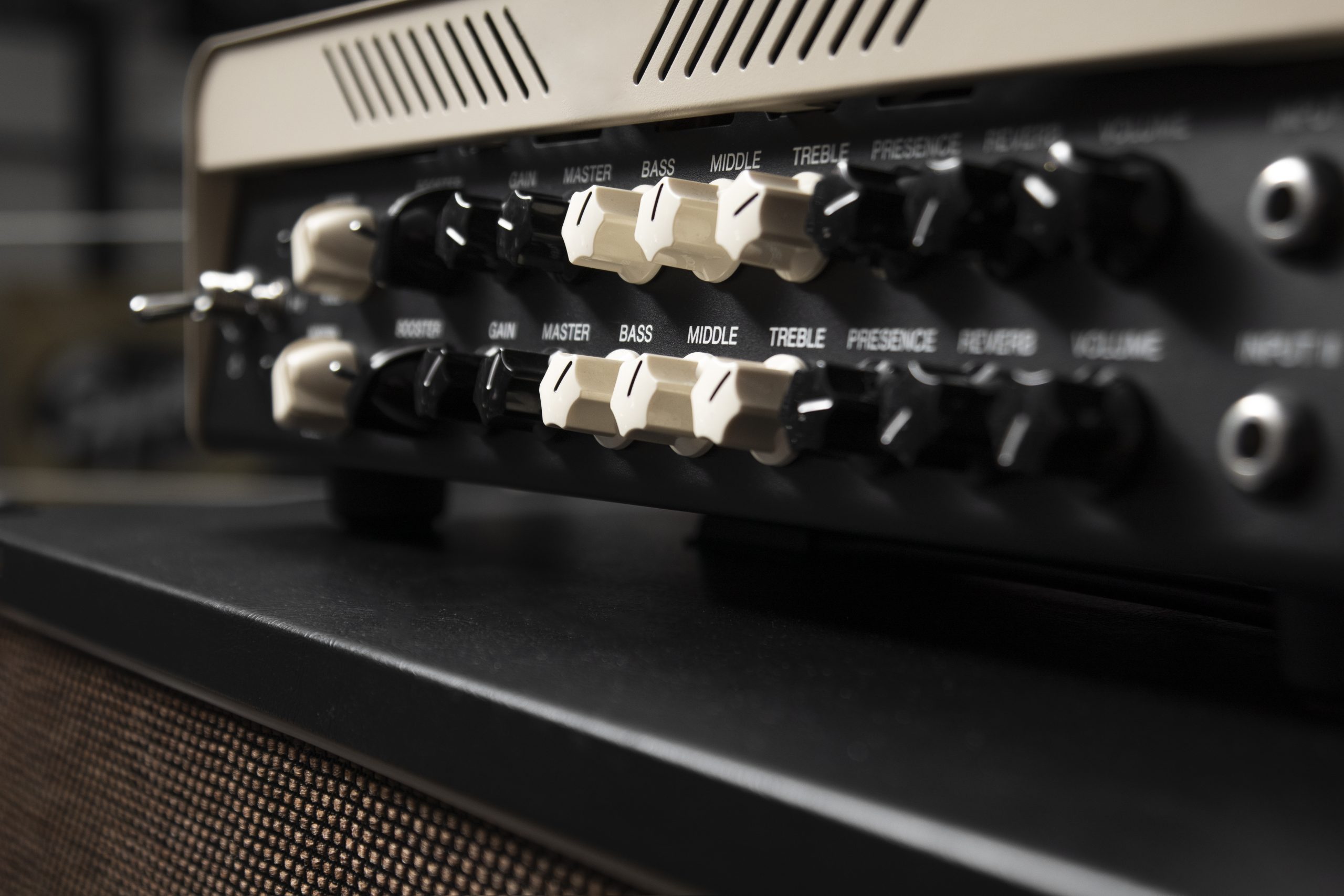 How to Maintain and Repair Valve Amplifiers for Long-Lasting Performance